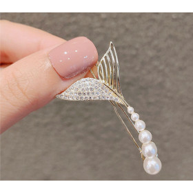 Gold color Mermaid's tail studded pearl hair pin